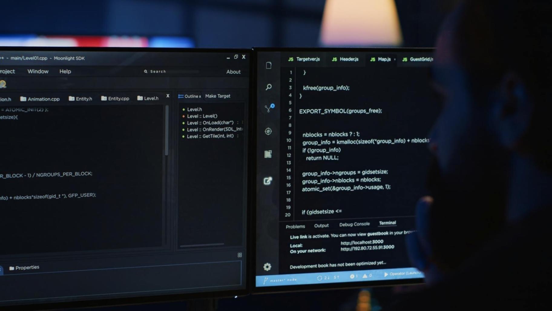 Estudiantes trabajando en modelos de optimización de carteras